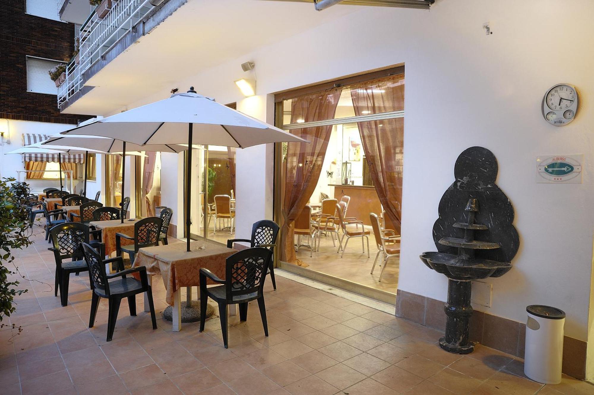 Hotel Arma Ristorante Arma di Taggia Eksteriør bilde
