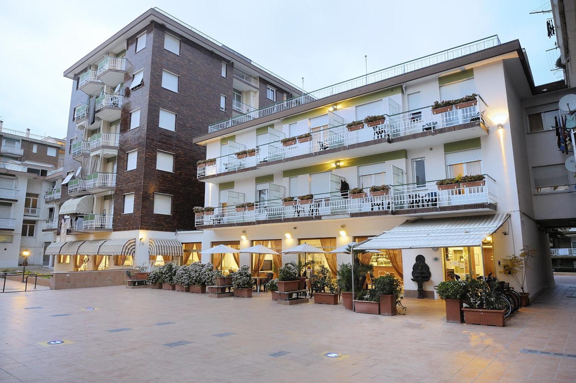 Hotel Arma Ristorante Arma di Taggia Eksteriør bilde