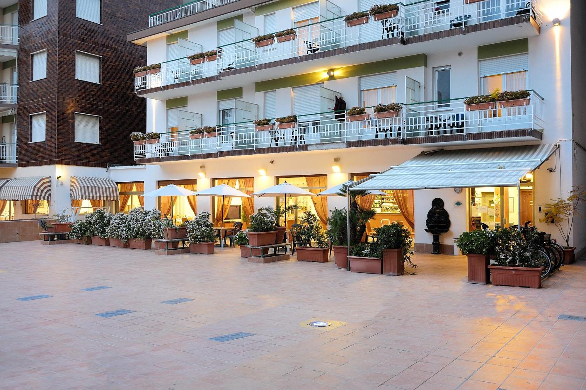 Hotel Arma Ristorante Arma di Taggia Eksteriør bilde